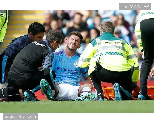 拉波尔特后防中坚作用凸显，稳固防线成球队争冠关键