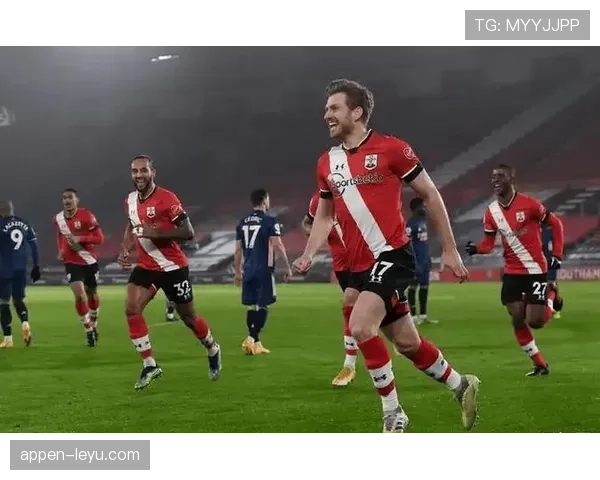 南安普顿新秀边路闪电突破，助力球队状态回升展现竞争力