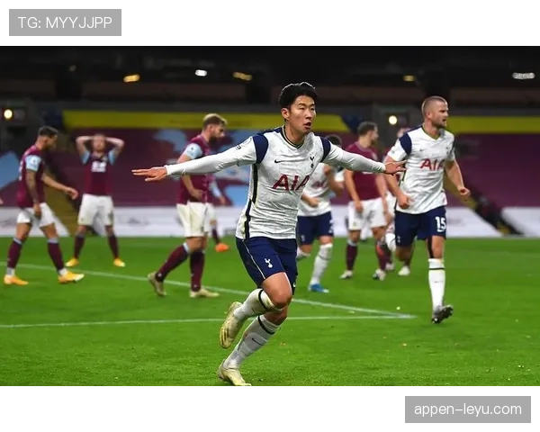 诺伊尔状态稳健，持续引领球队稳固后防线的智慧分析