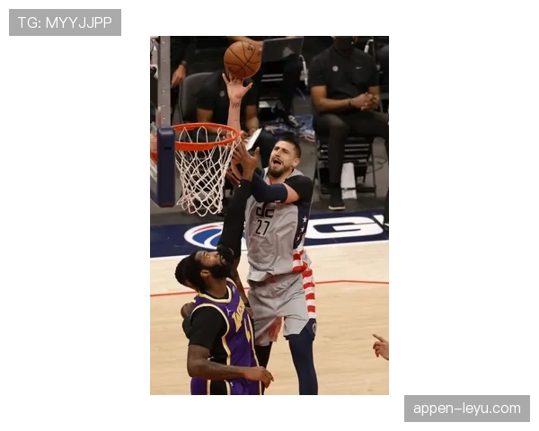 安东尼·戴维斯高位挡拆较上季提升篮下效率