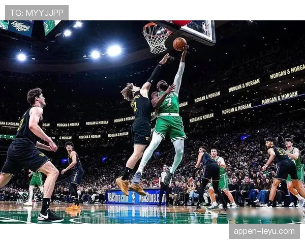 米德尔顿禁区单打效率提升显著拉开球队进攻空间